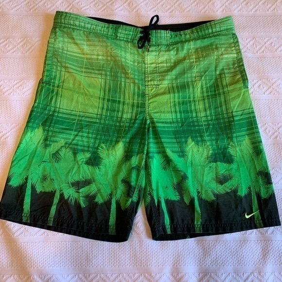 Nike Swim Board‎ Shorts Green and Black with Palm Trees Mesh Lined Size Medium - Picture 1 of 6
